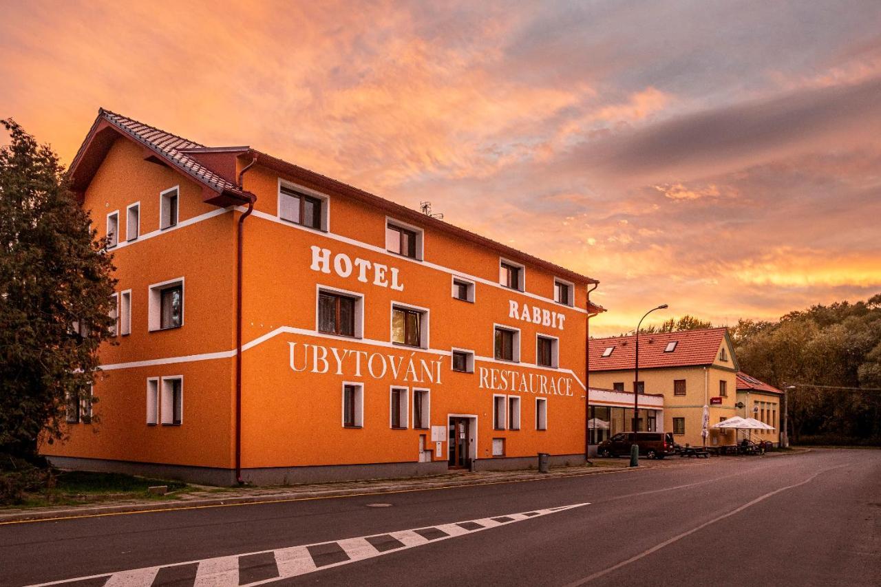 Hotel Rabbit Trhovy Stepanov Экстерьер фото