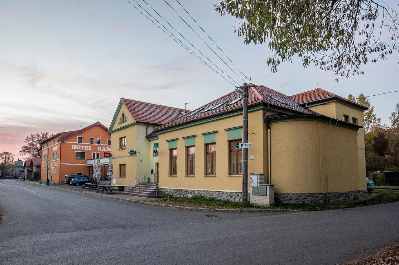 Hotel Rabbit Trhovy Stepanov Экстерьер фото