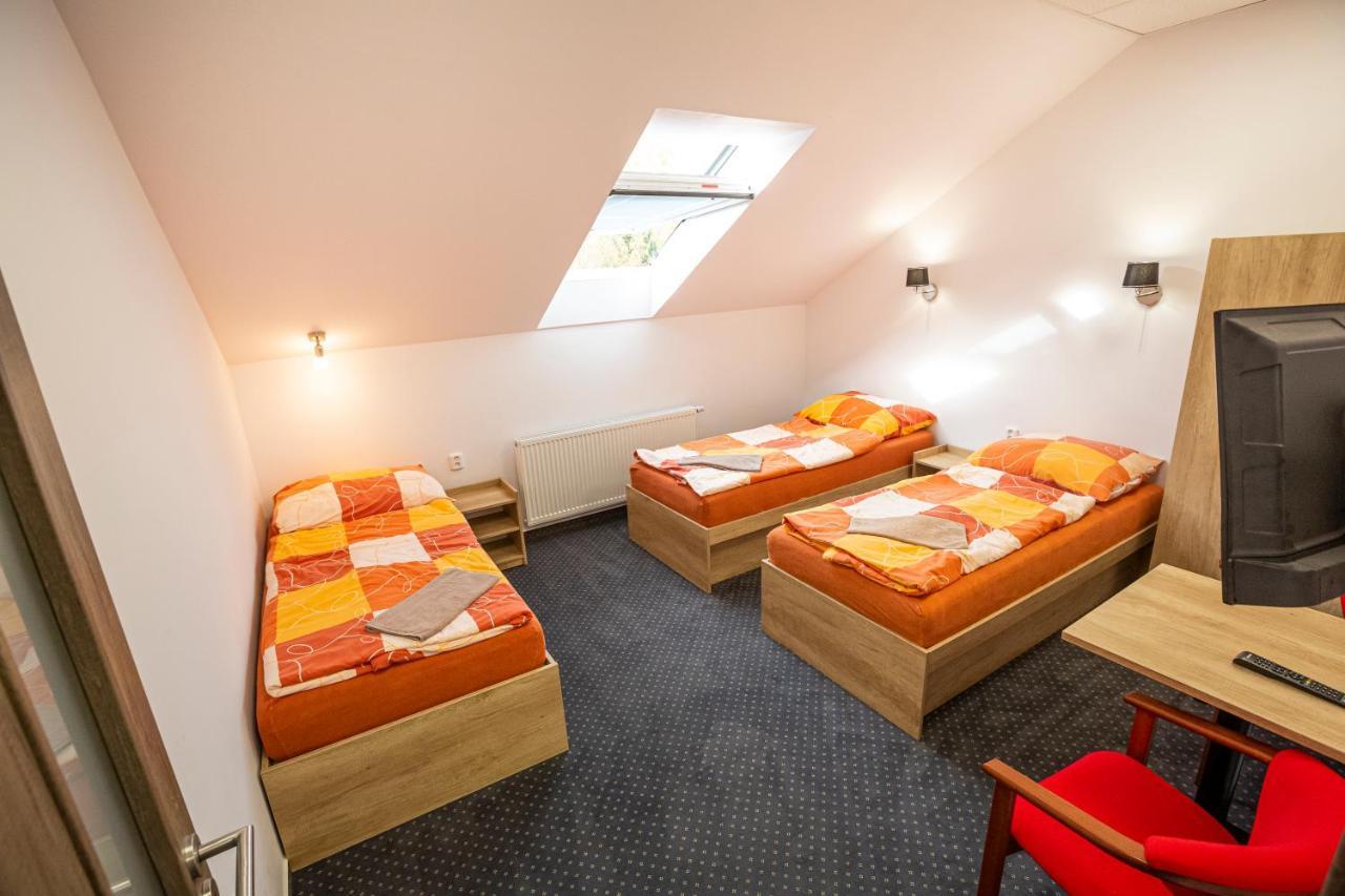 Hotel Rabbit Trhovy Stepanov Экстерьер фото