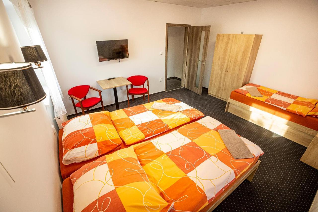 Hotel Rabbit Trhovy Stepanov Экстерьер фото