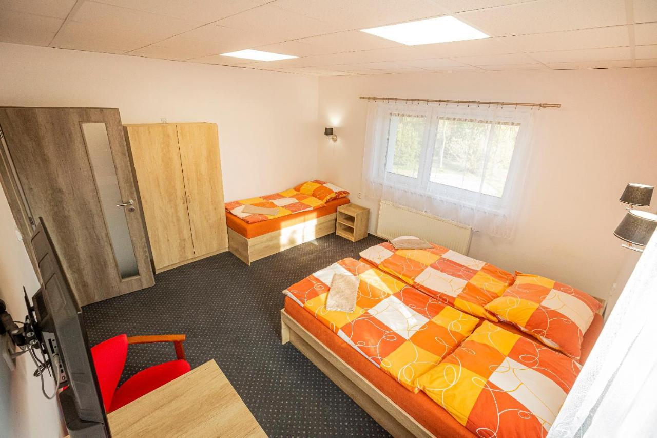 Hotel Rabbit Trhovy Stepanov Экстерьер фото