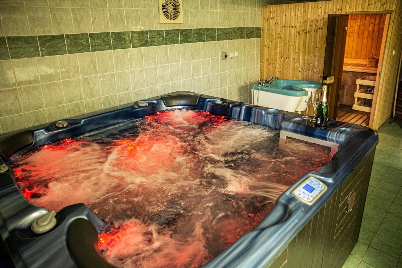 Hotel Rabbit Trhovy Stepanov Экстерьер фото
