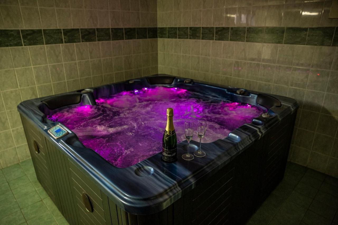 Hotel Rabbit Trhovy Stepanov Экстерьер фото