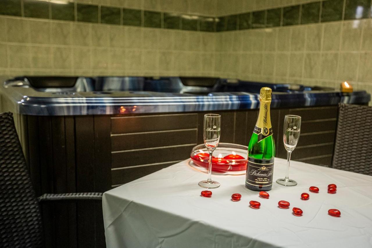 Hotel Rabbit Trhovy Stepanov Экстерьер фото