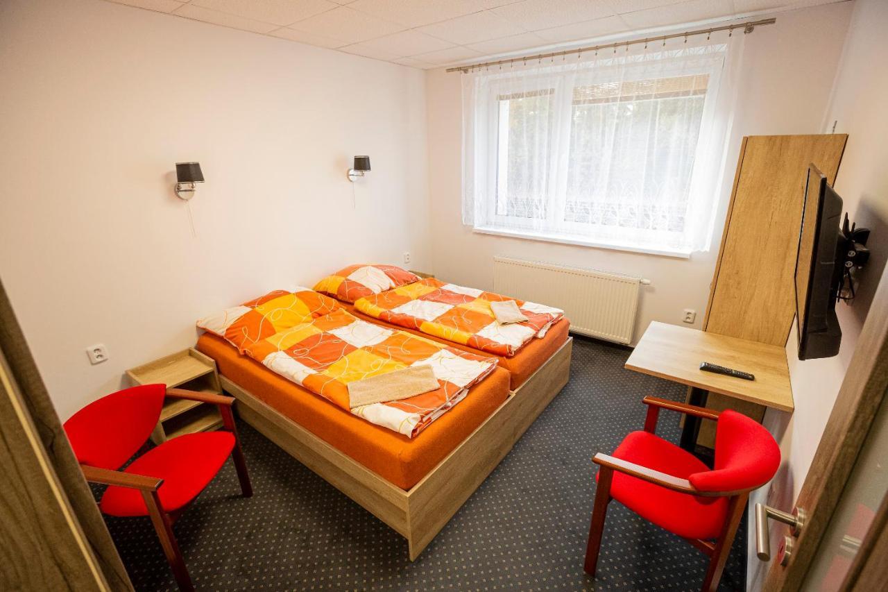 Hotel Rabbit Trhovy Stepanov Экстерьер фото