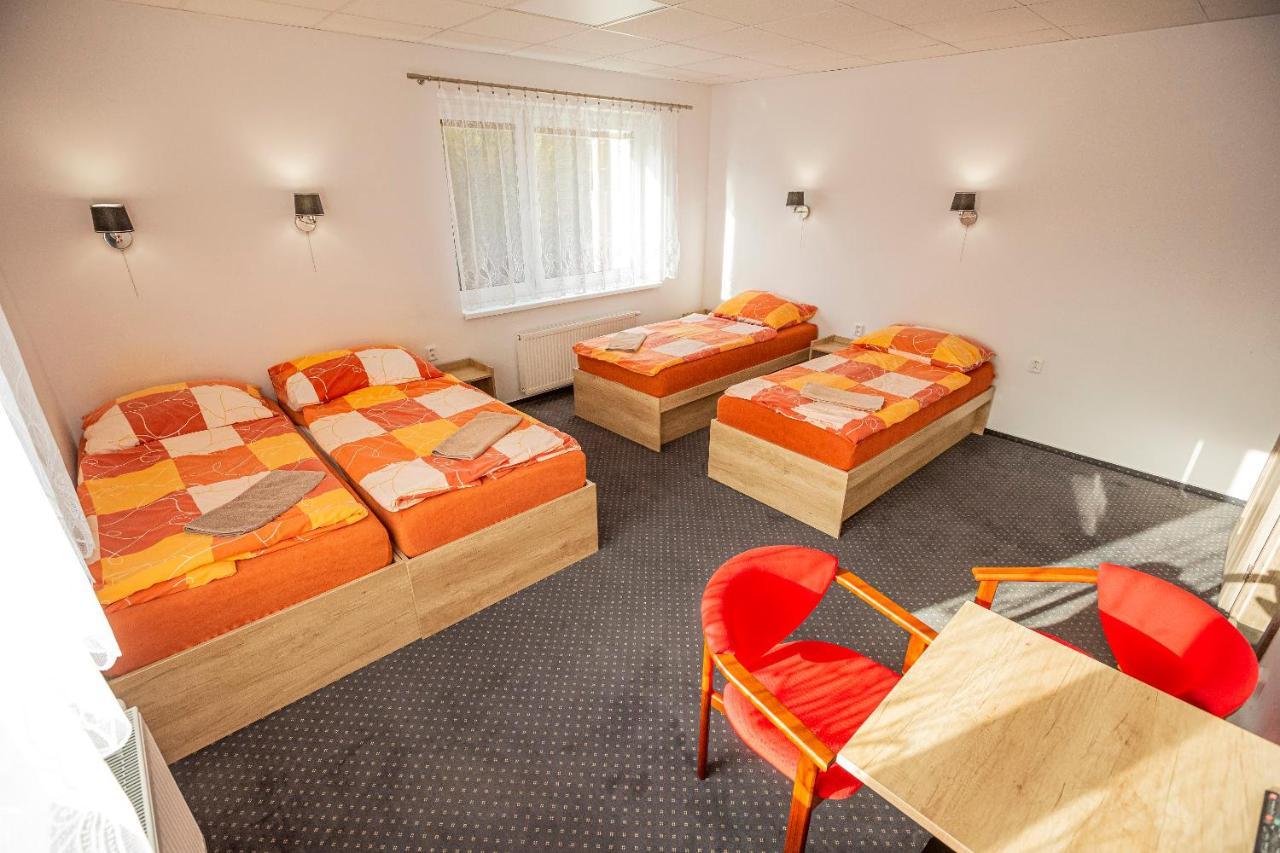 Hotel Rabbit Trhovy Stepanov Экстерьер фото