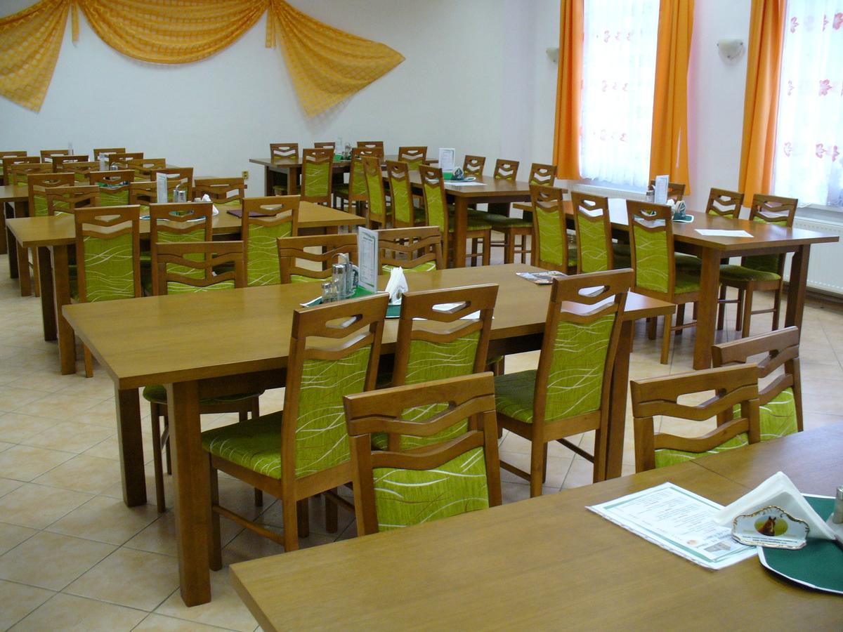 Hotel Rabbit Trhovy Stepanov Экстерьер фото